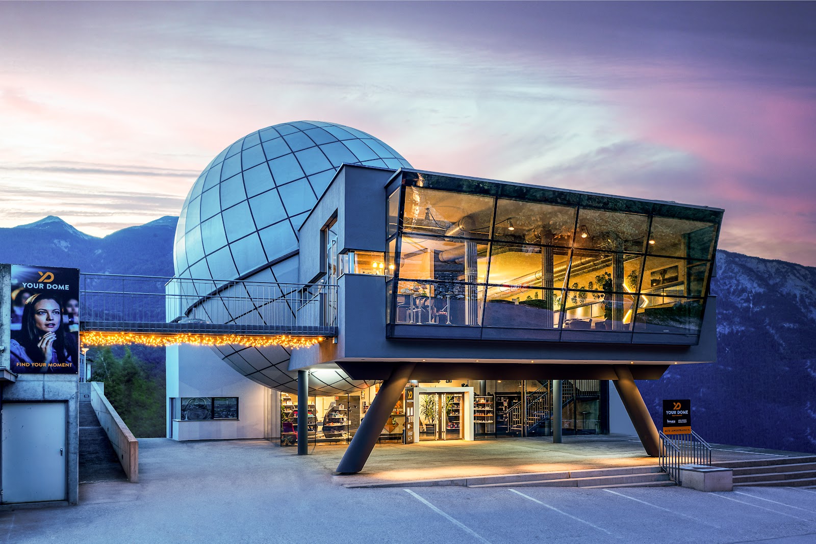 The Wall - Pink Floyd - Versant Power Astronomy Center and Maynard Jordan  Planetarium - University of Maine